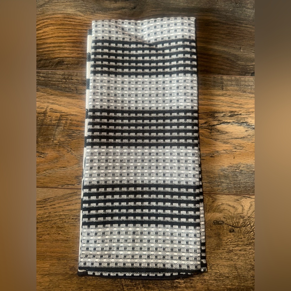 Set of 2 Dish Towels - Black and White Patterned ~ New - Picture 3 of 4